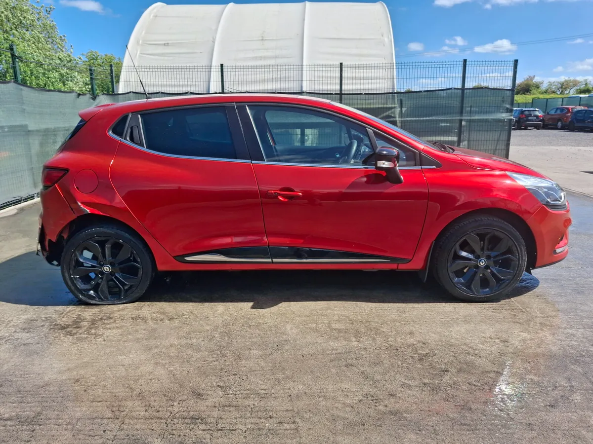 192 Renault Clio  Iconic  1.0 Petrol - Image 3