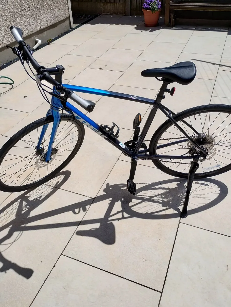 Trek Fx3 Hybrid - Image 2