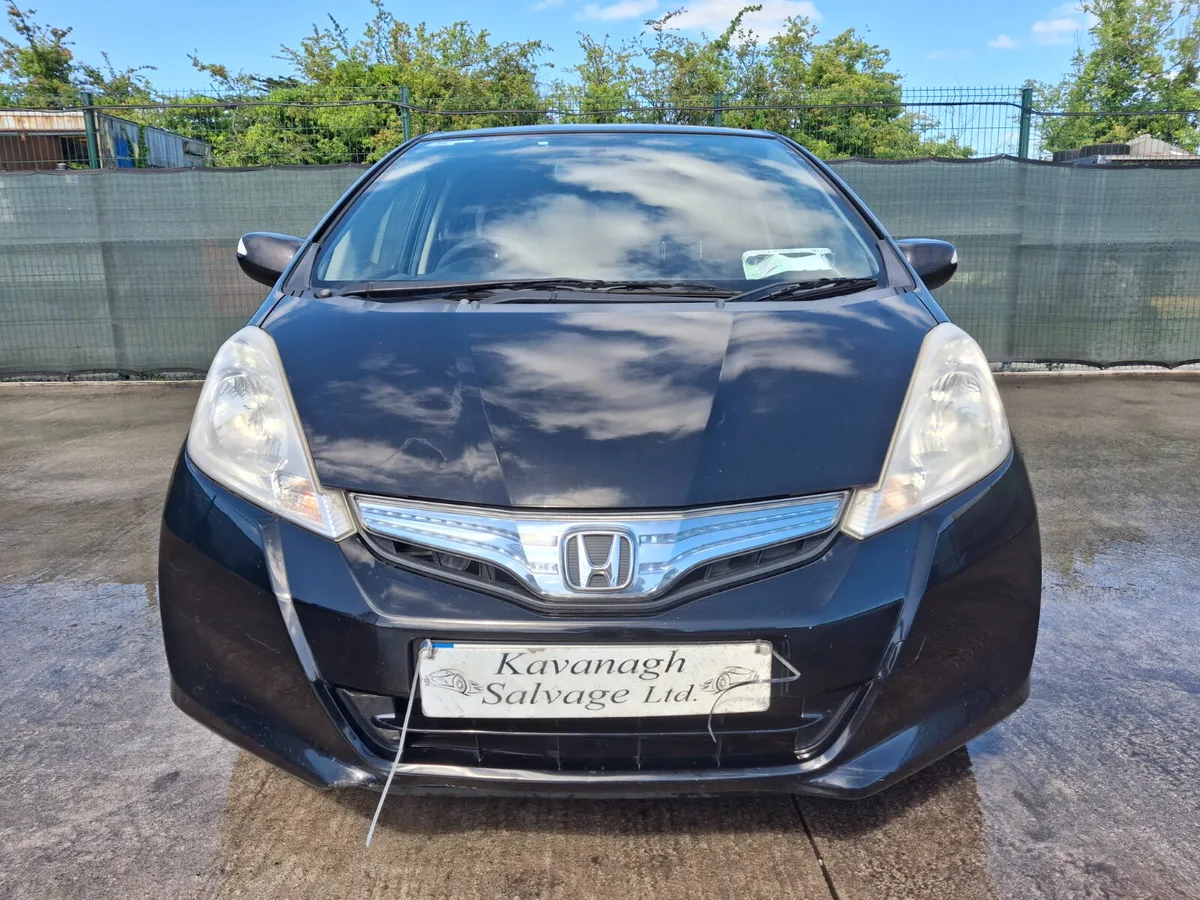 2012 Honda Fit  Hybrid  1.4  Automatic - Image 3