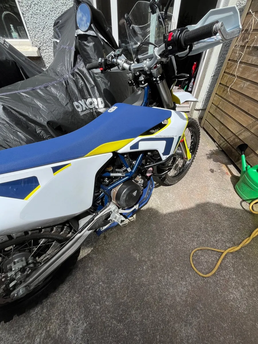 HUSQVARNA 701 enduro. excellent condition - Image 4