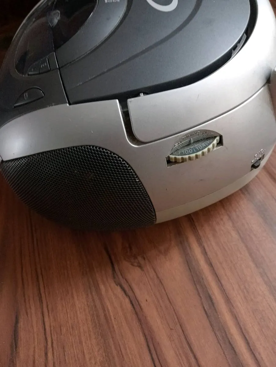 Radio CD player - Image 4