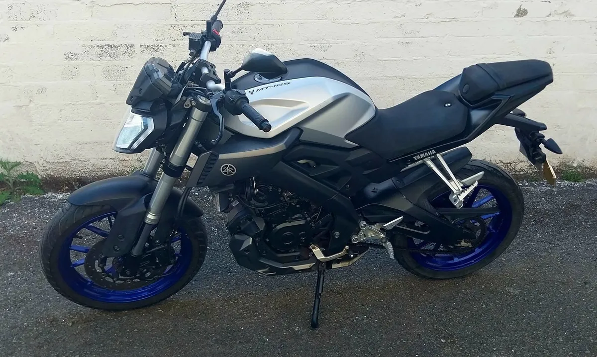 152 YAMAHA  MT - Image 4