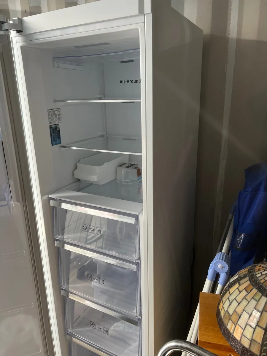 Samsung freestanding Fridge and Freezer - Image 2