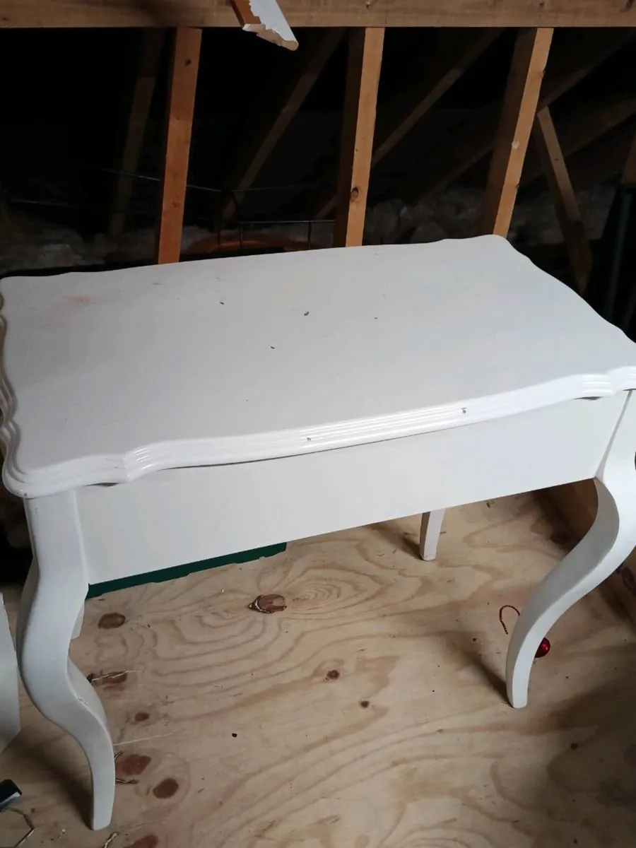 Vanity table - Image 2