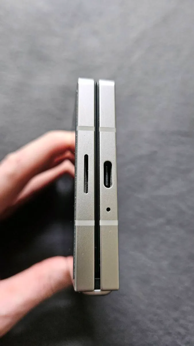Samsung Galaxy Fold 6 1TB Silver Unlocked - Image 4
