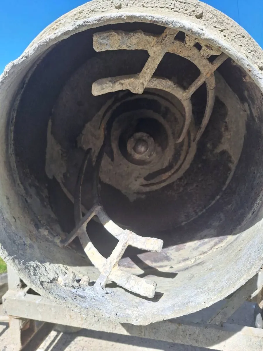 Diesel cement mixer - Image 3
