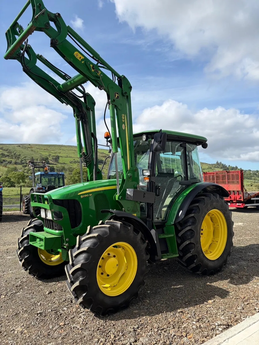 2011 John Deere 5090M - Image 4