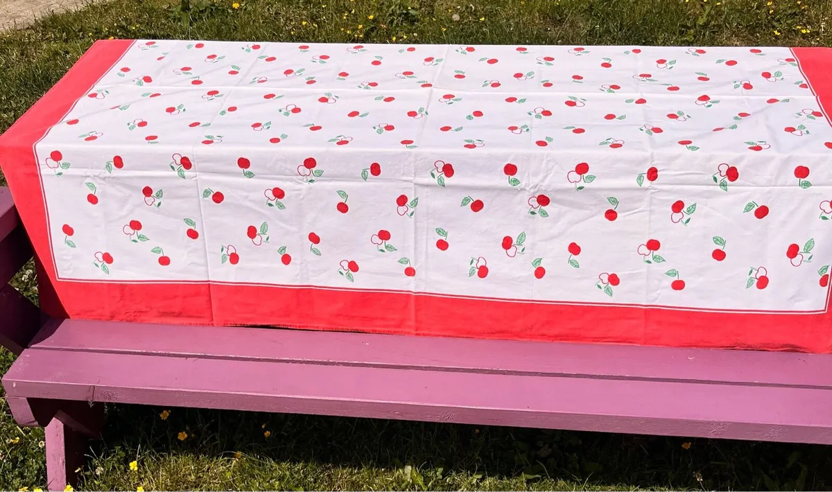 Vintage table cloth - Image 3
