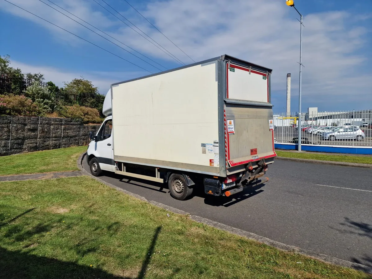 2021 Mercedes Sprinter 14ft Box with Tail Lift - Image 3