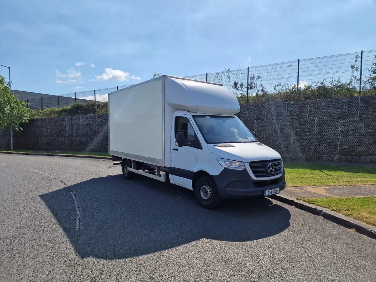 2021 Mercedes Sprinter 14ft Box with Tail Lift - Image 1