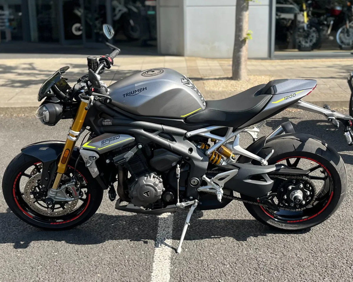 TRIUMPH SPEED TRIPLE 1200 RS - Image 4
