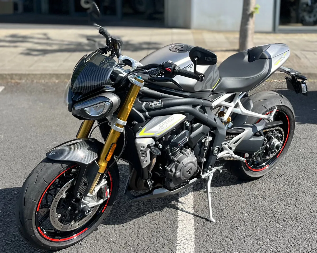 TRIUMPH SPEED TRIPLE 1200 RS - Image 3
