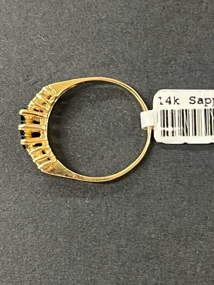 Vintage 18k gold ring with diamond. - Image 1