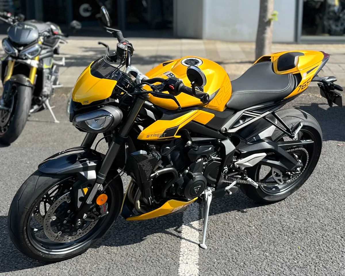 TRIUMPH STREET TRIPLE 765 RS - Image 3