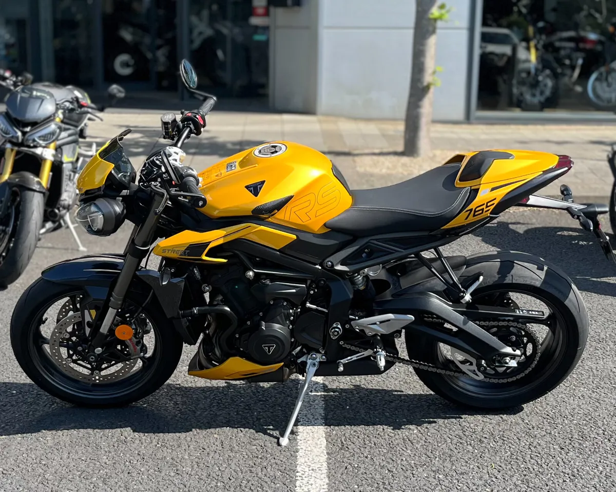 TRIUMPH STREET TRIPLE 765 RS - Image 4