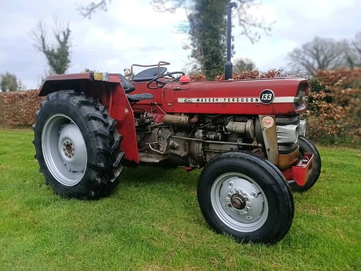 Massey Ferguson 133 - Image 1