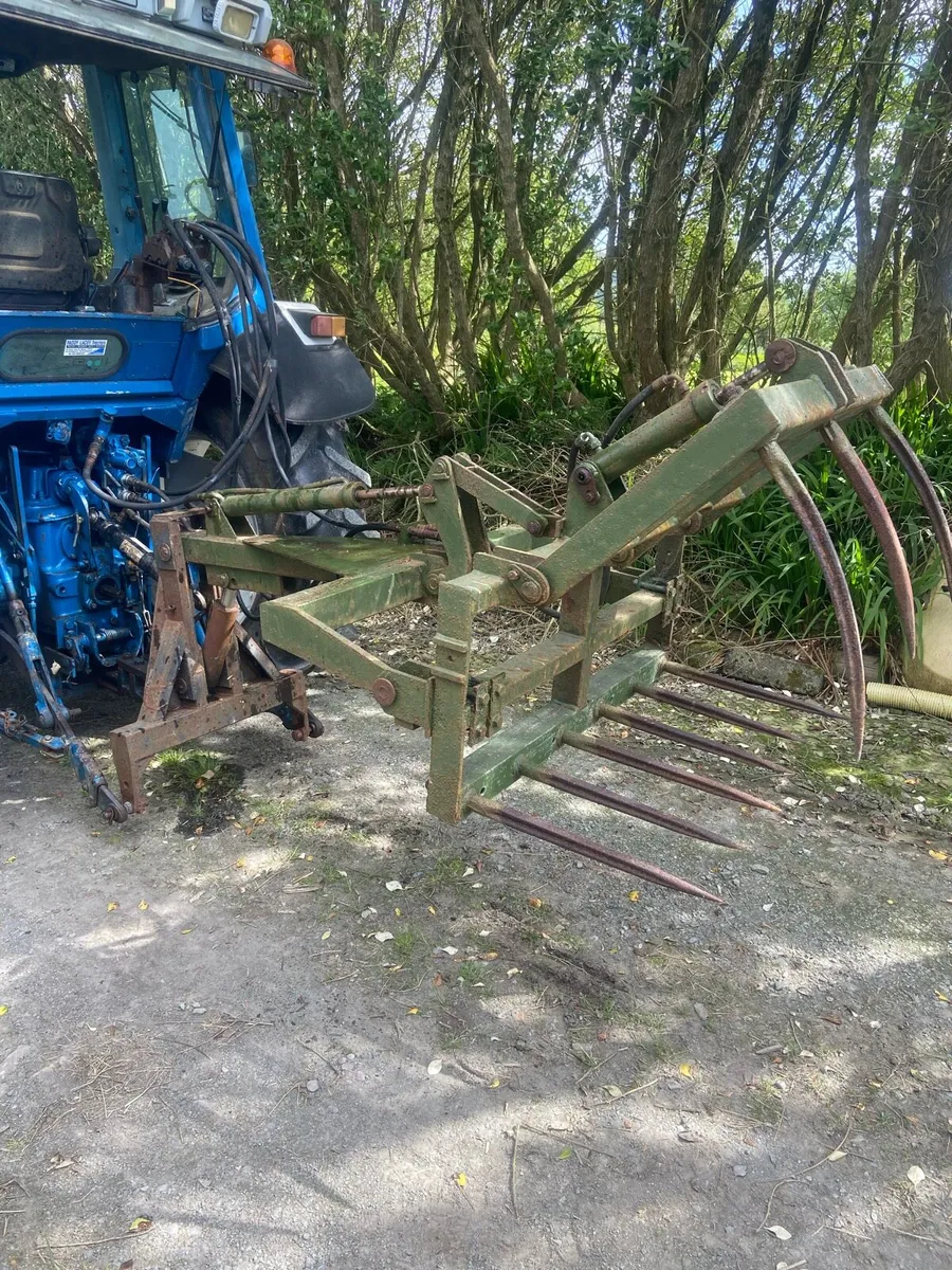 Rear tractor grab - Image 4