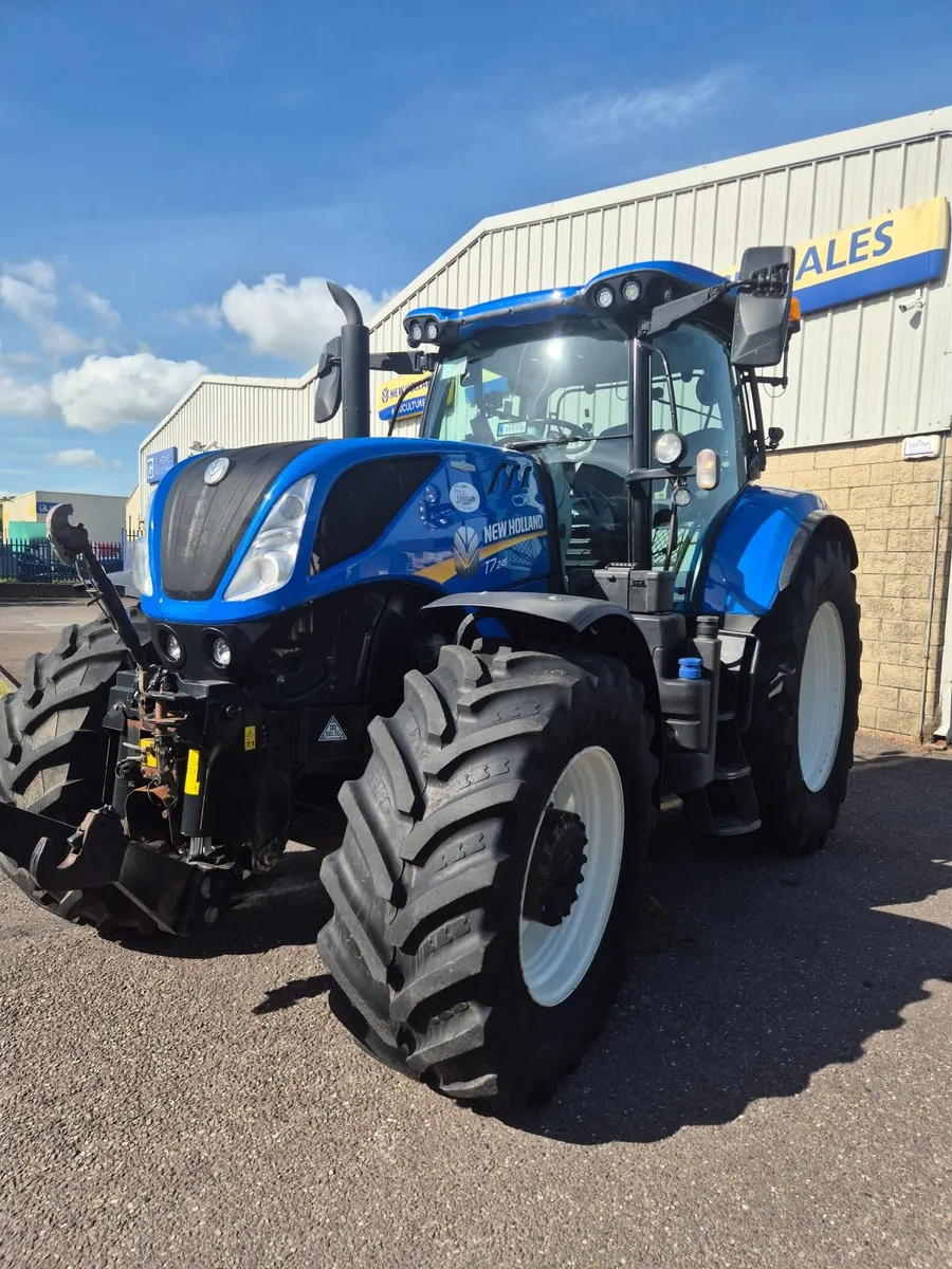 New Holland  T7.245 Auto Comman.. - Image 3