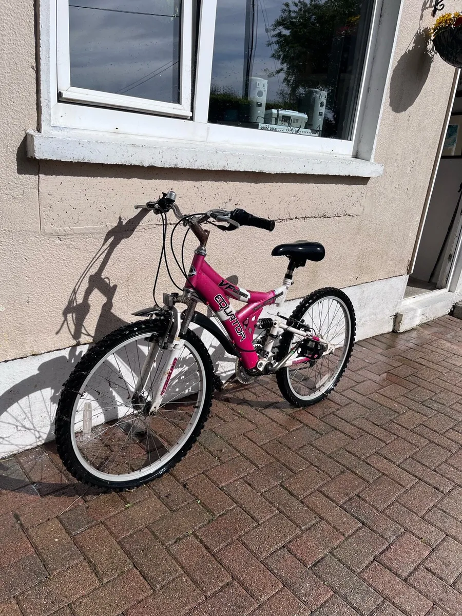 Pink bike for kids - Image 1