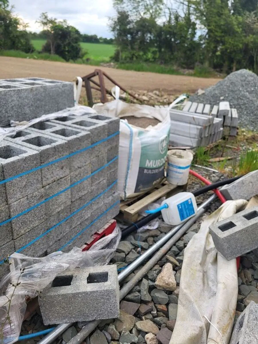 cavity blocks and sand - Image 1