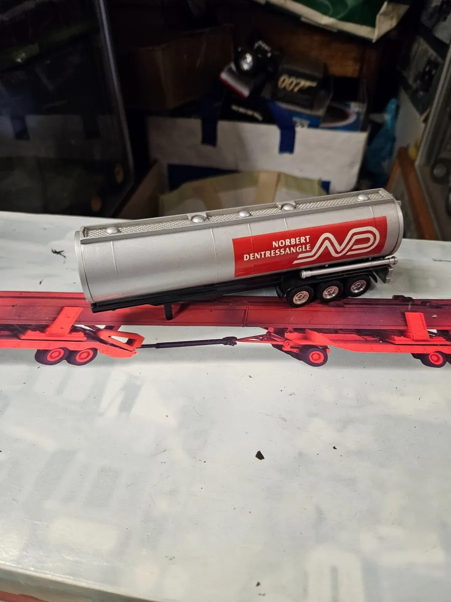 Corgi Trailer 1.64