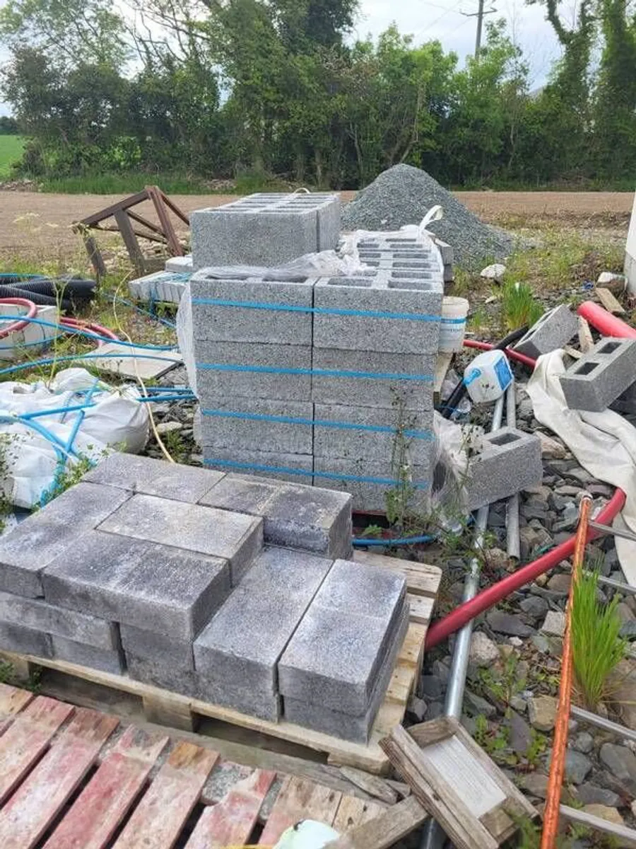 cavity blocks and sand - Image 2