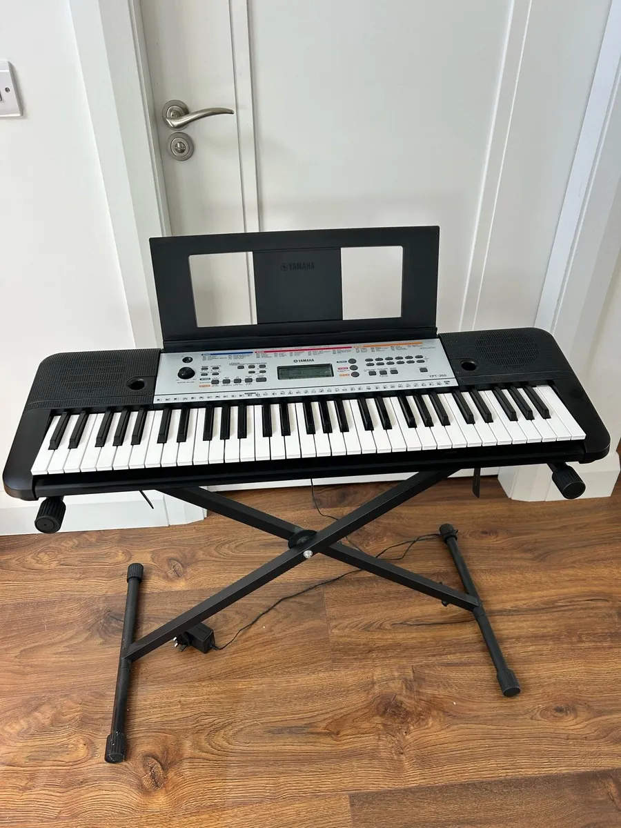 Yamaha keyboard - Image 2