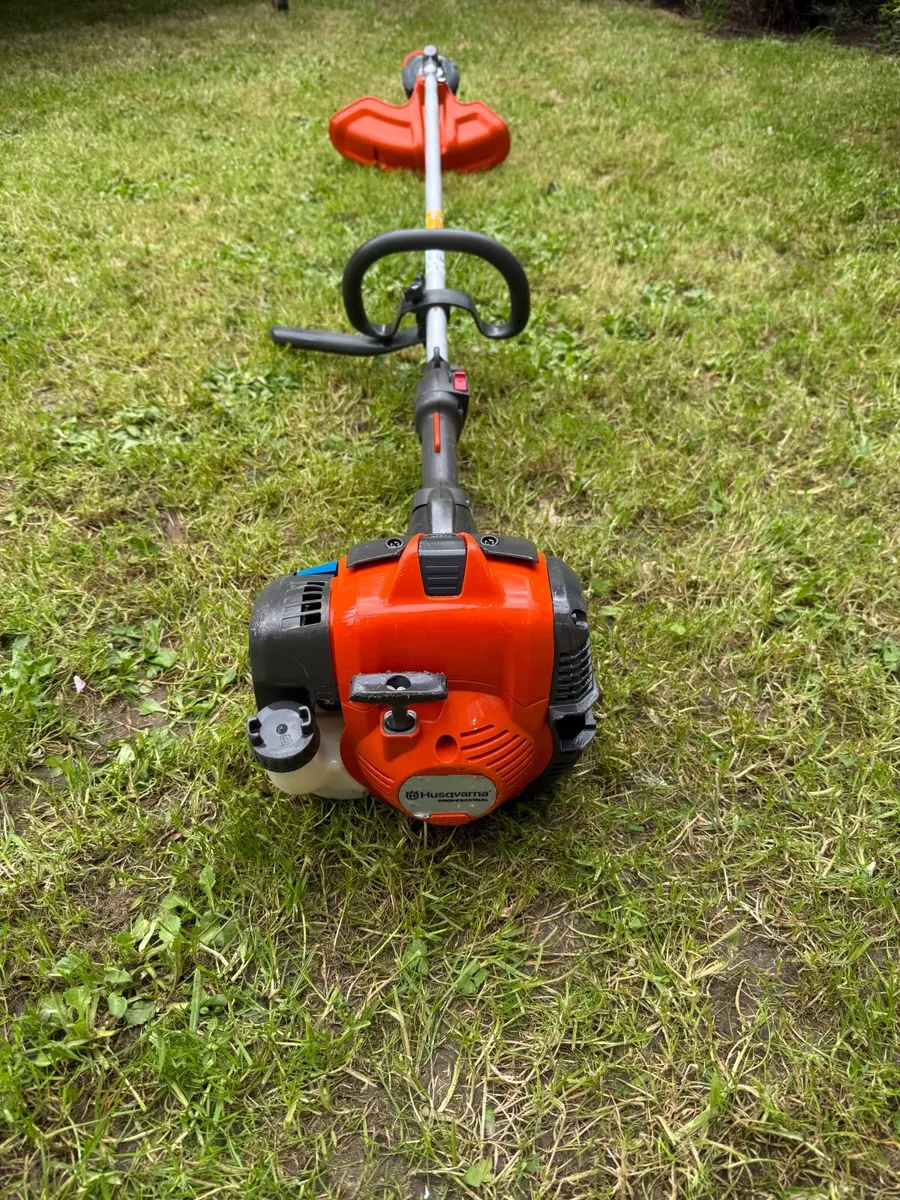 Husqvarna 525 RJX professional strimmer - Image 2