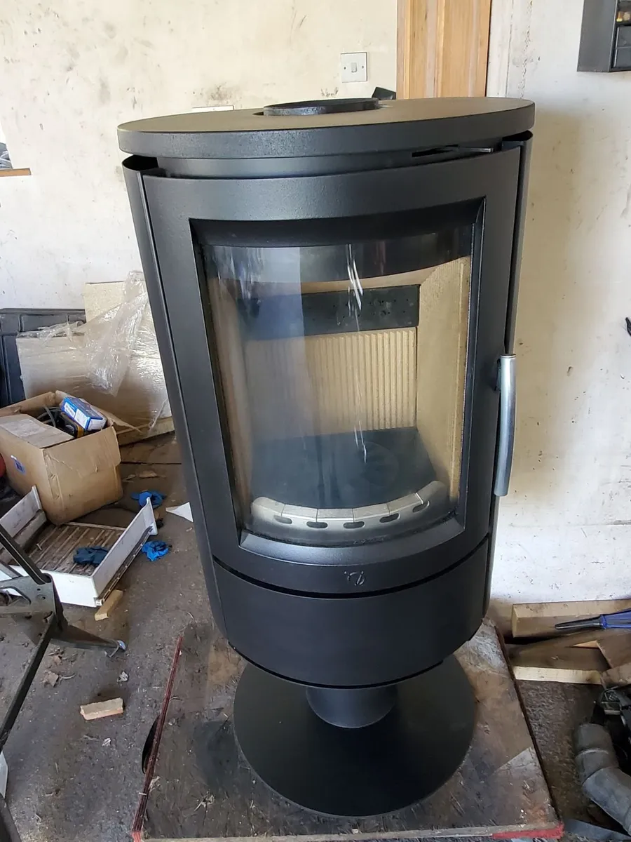 Verde Aura 5kw solid fuel stove demo model - Image 3