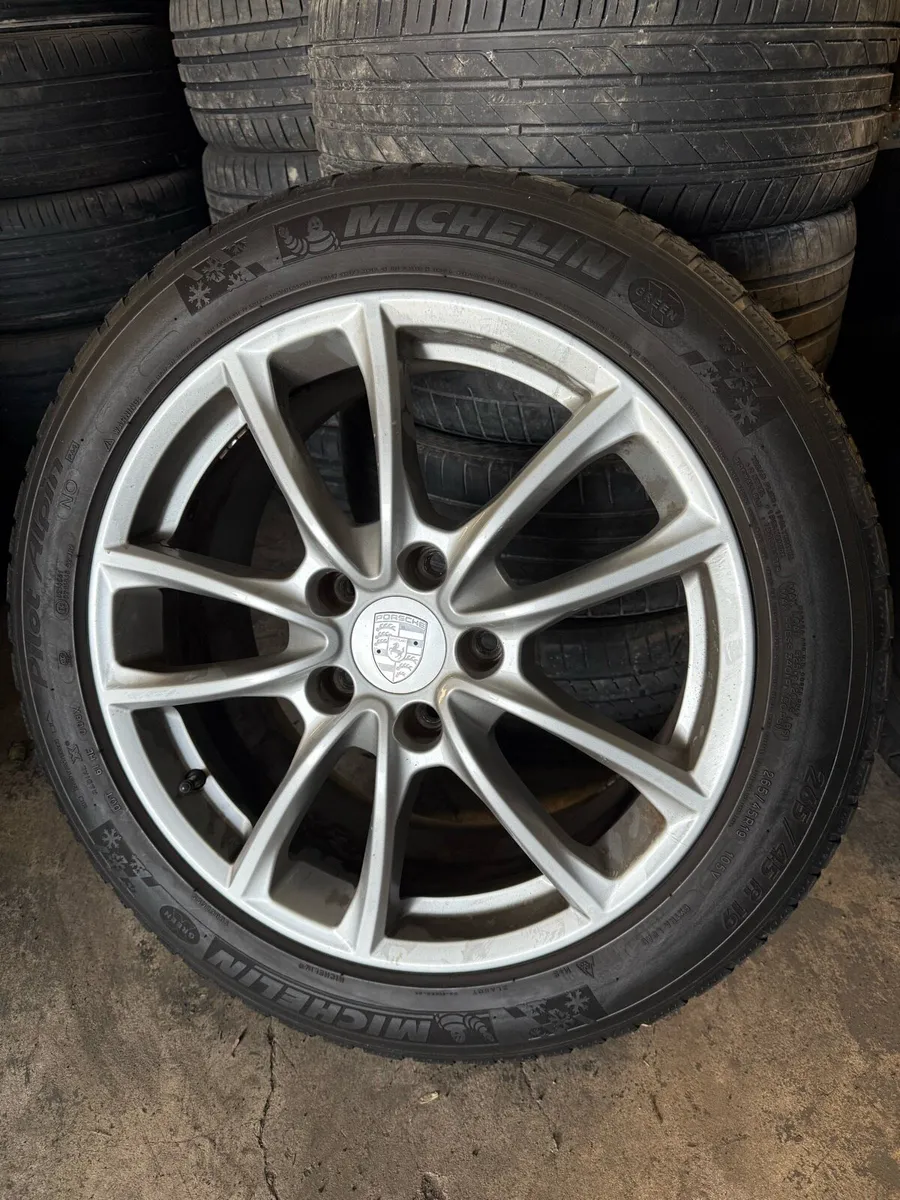 Porsche alloys genuine - Image 1