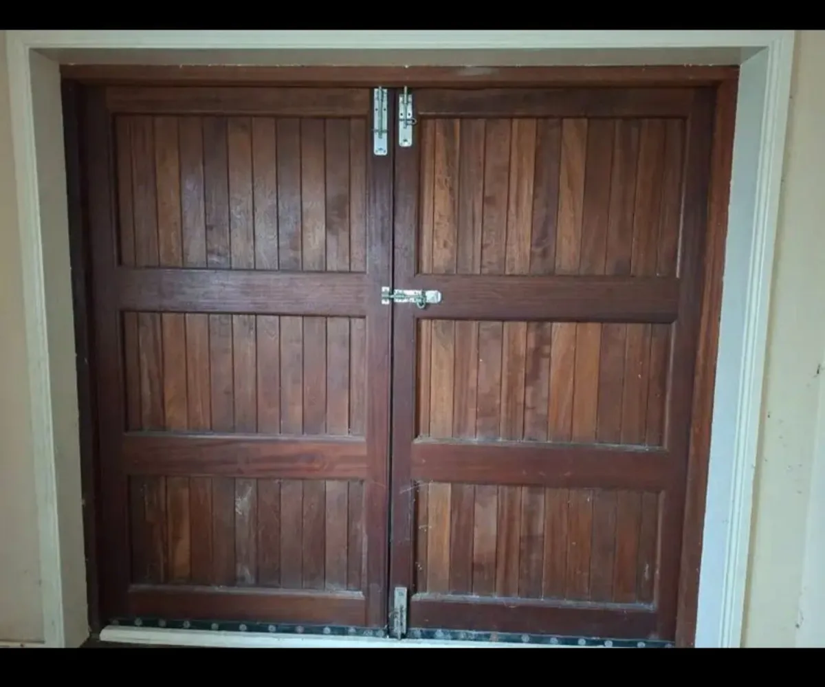 Wooden garage doors - Image 4