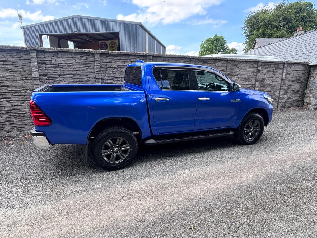 Toyota Hilux 2022 - Image 3