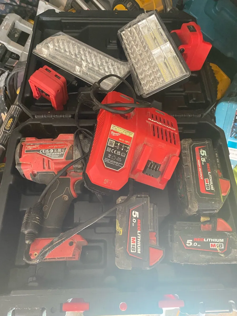 Milwaukee 1/2 impact wrench kit - Image 4