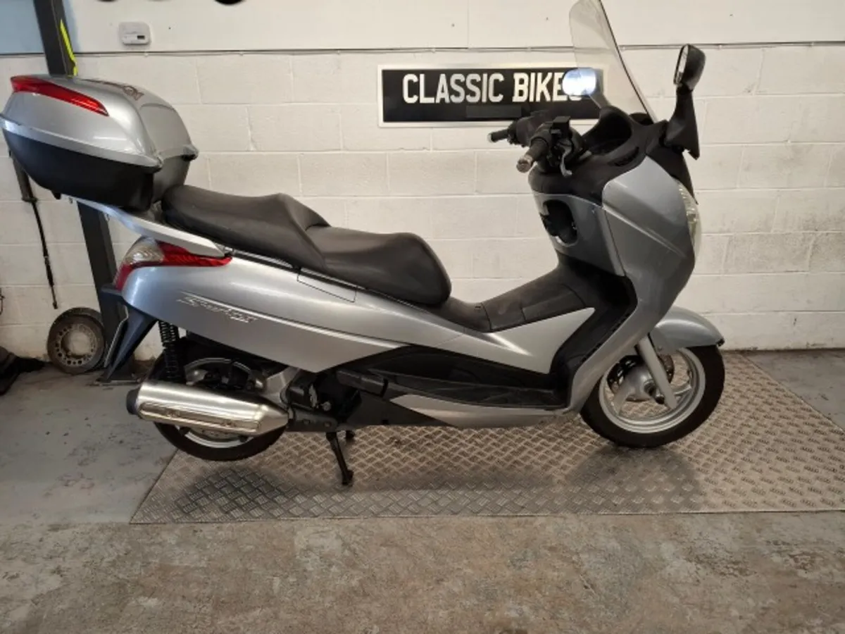 Honda Silverwing 125 2009 - Image 1