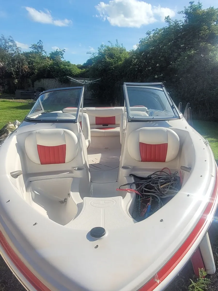 Sports boat - Image 1
