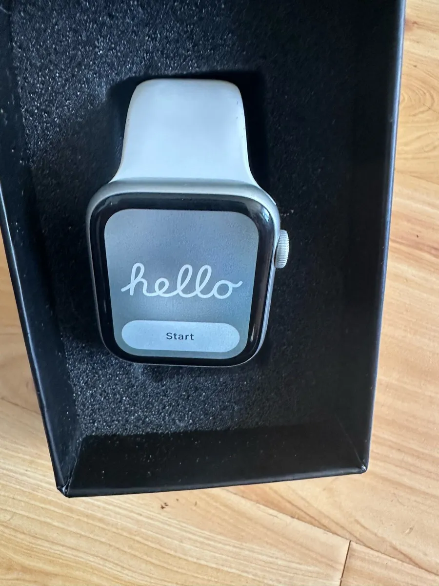 Apple Watch 44m series 4 - Image 2