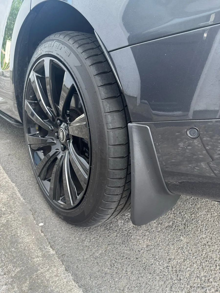 232 Land Rover Range Rover Sport D300 - Image 2