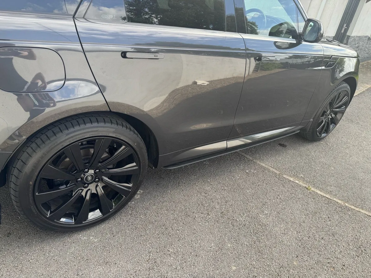 232 Land Rover Range Rover Sport D300 - Image 3