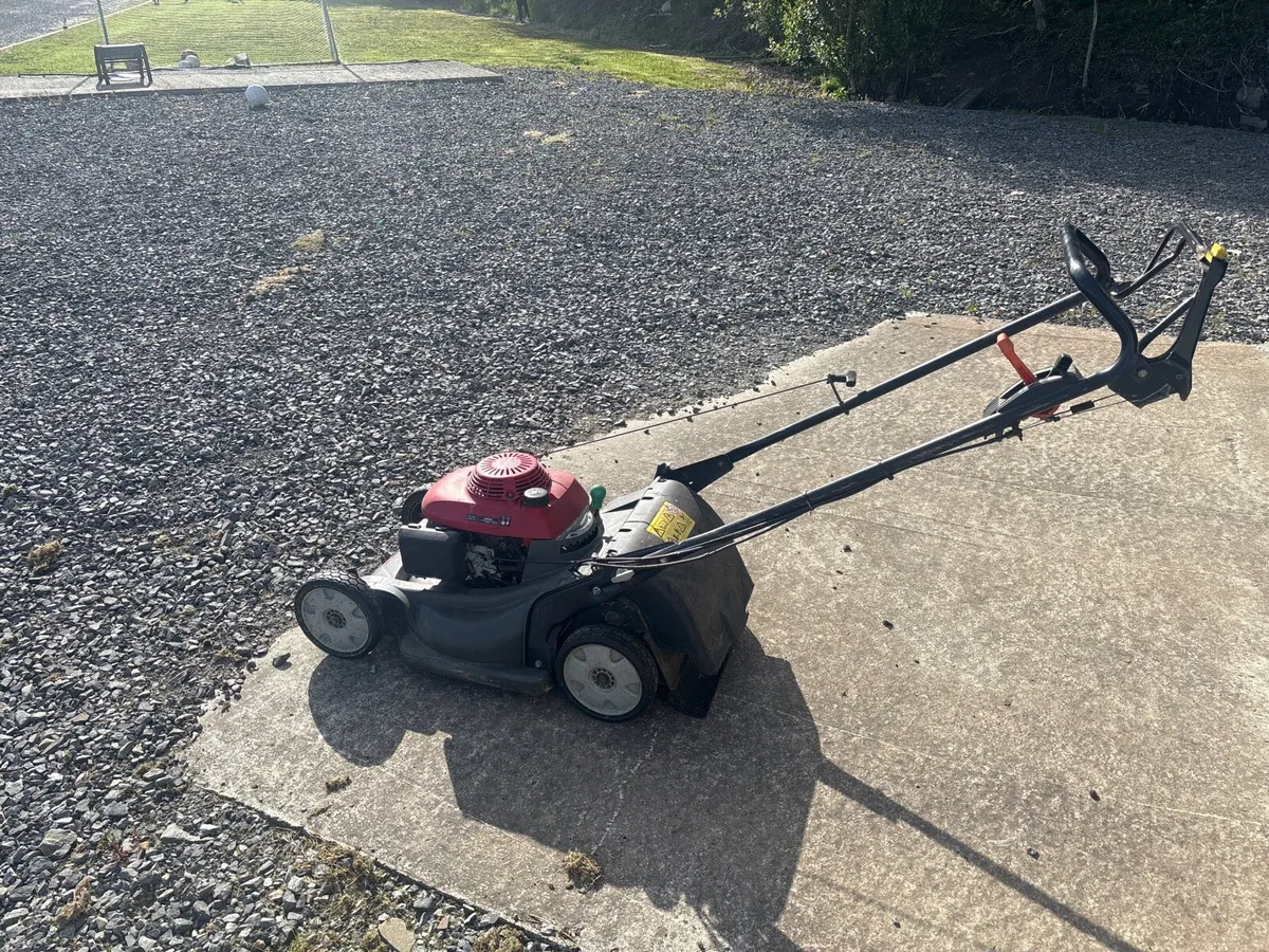 Honda HRX 537 lawnmower - Image 2