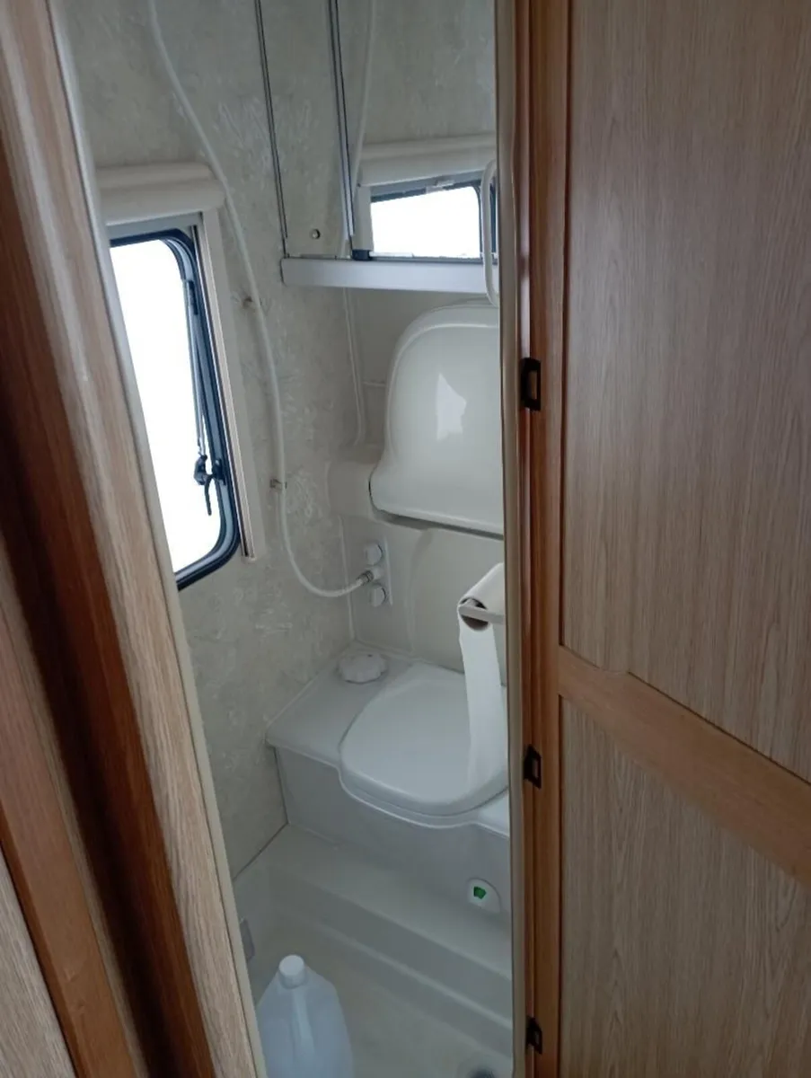 Caravan - Image 2