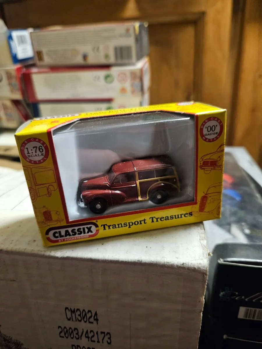 Corgi Classix Morris Minor - Image 1