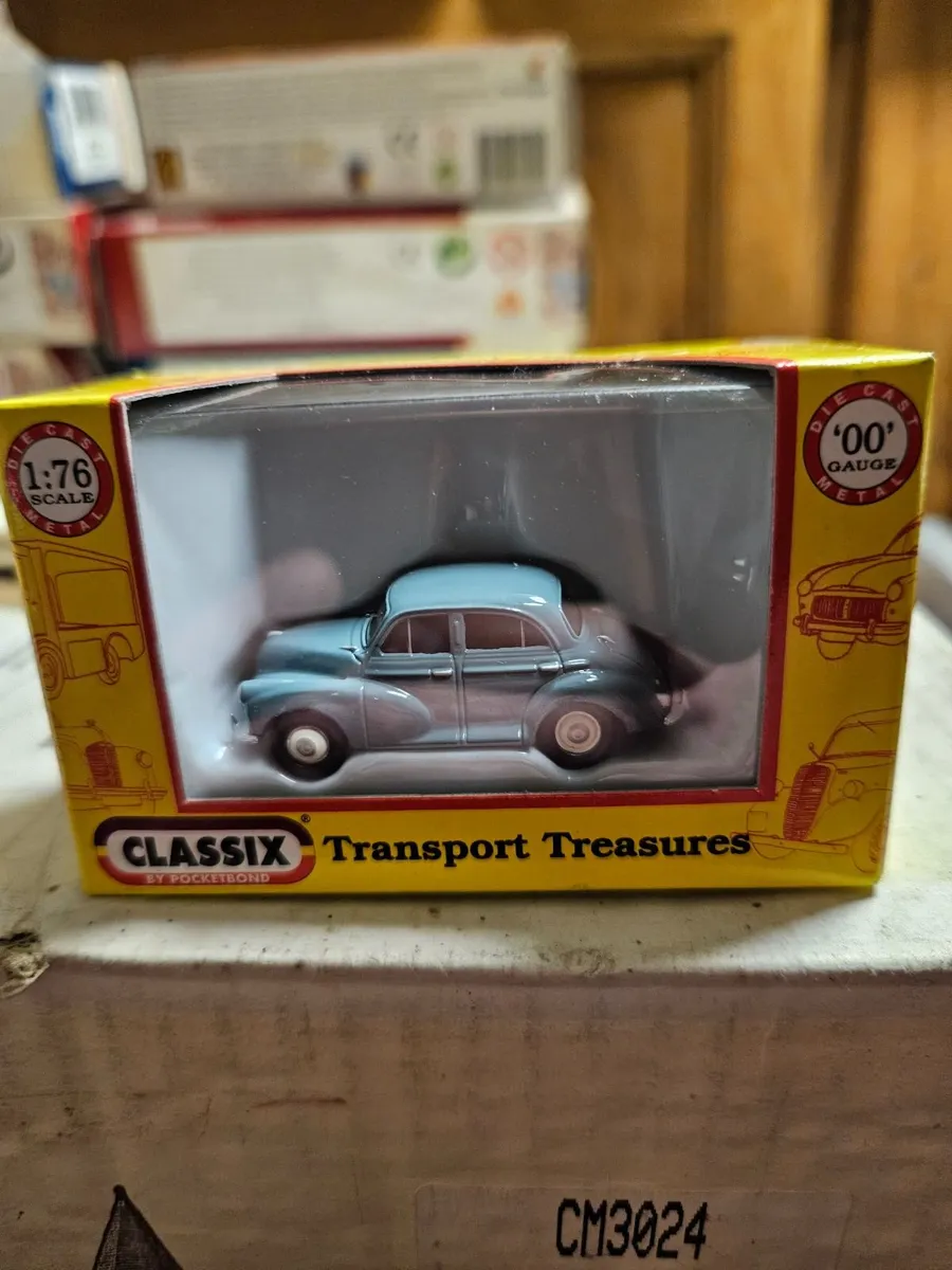 Corgi Classix Morris Minor - Image 1