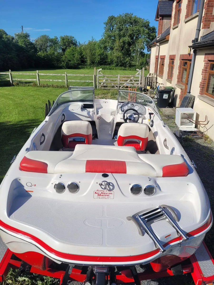 Sports boat - Image 4