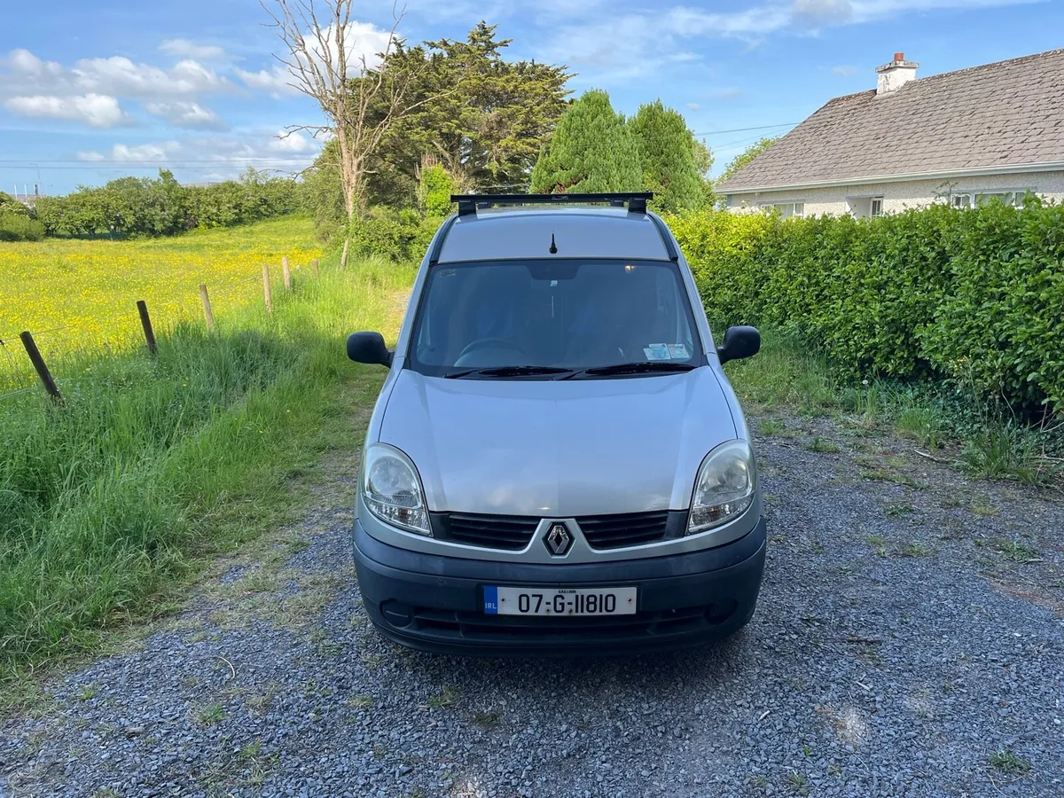 Van - Image 2
