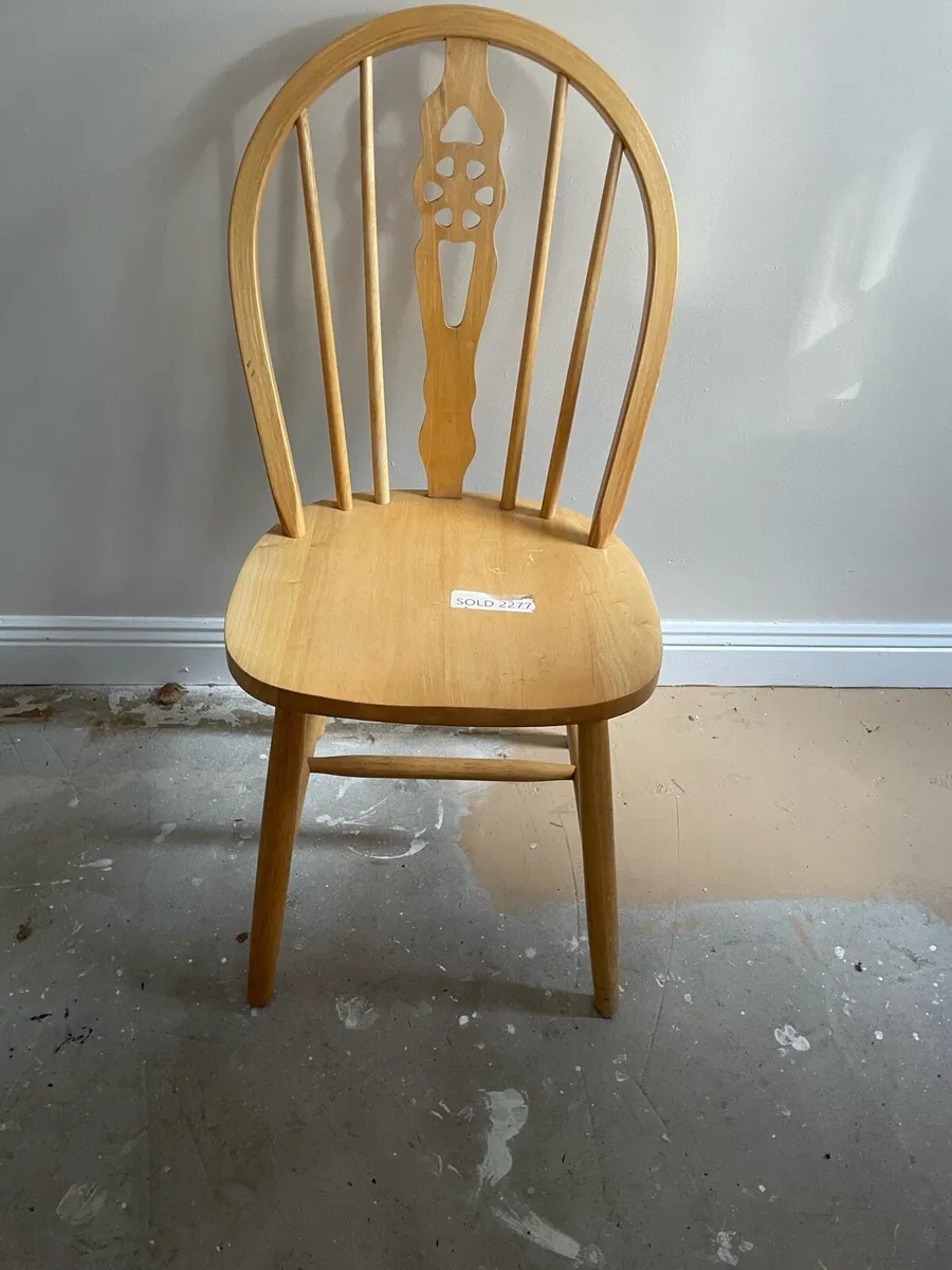 Extendable Table w 5 chairs - Image 4