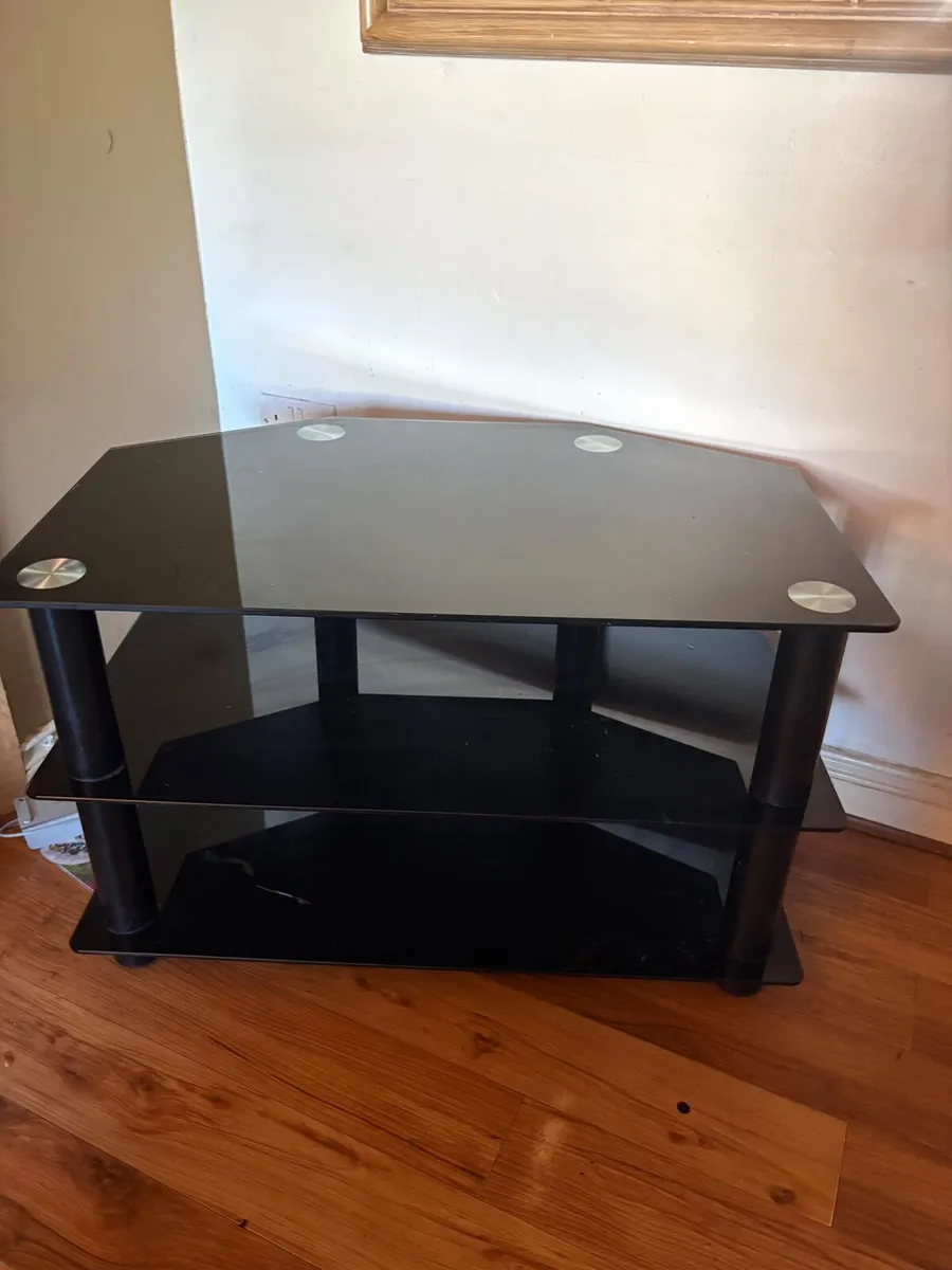 Glass TV stand - Image 1