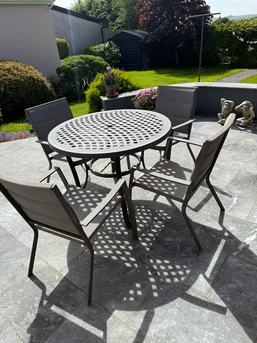 Patio Set - Image 1