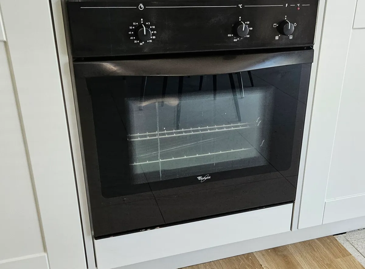 Oven - Image 1
