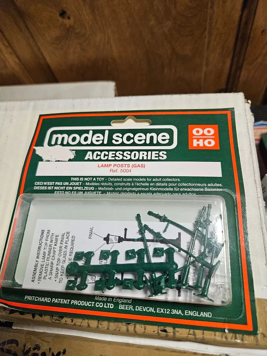 Hornby Modelscene Lamp Posts