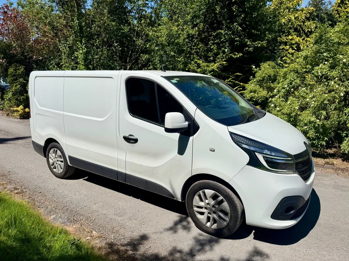 2019 Renault Trafic Sport SWB Low Mileage - Image 1